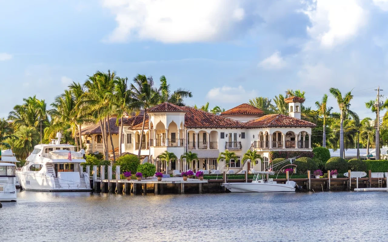 Bay Colony neighborhood editorial imagery