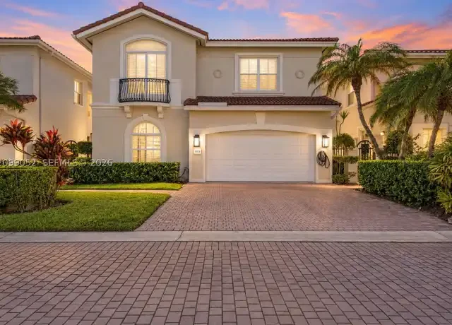 Harbor Isles neighborhood editorial imagery